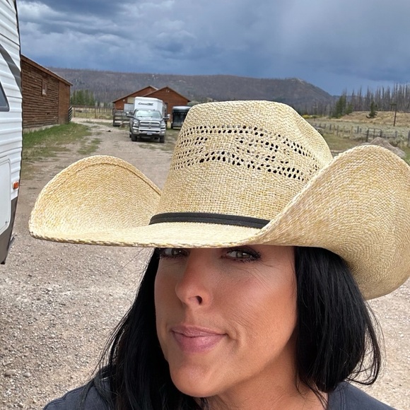 Meet your Posher, Jennifer - Picture 7 of 9